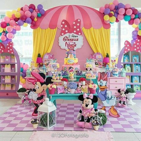 Minie Mouse Party, Daisy Duck Party, Minnie Y Daisy, Birthday Party Dessert Table, Minnie Mouse Clubhouse, Miki Mouse, Minnie Mouse Birthday Theme, Ideas Birthday Party, Minnie Mouse Party Decorations