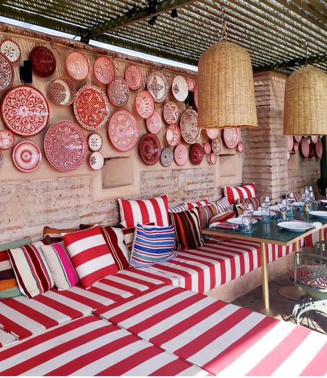 Plates On The Wall, El Fenn, Morocco Design, Red Plates, Best Rooftop Bars, Moroccan Decor, Rooftop Bar, French House, Wall Patterns