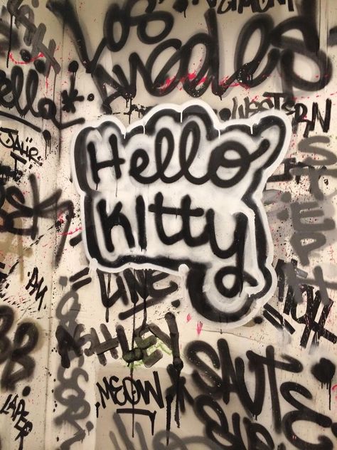 Hello kitty Edgy Hello Kitty, Cool Hello Kitty, Graffiti Bedroom, Graffiti Room, Graffiti Images, Images Hello Kitty, Graffiti Wallpaper Iphone, Coping Mechanism, Food Party