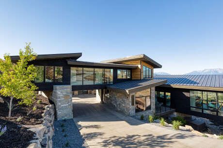 Red Ledges Explorer II by PureHaven Homes | HomeAdore Scandinavian Home Exterior, Scandinavian House Design, Fireplace Feature, A Modern House, Grand Entry, Rustic Exterior, House Design Exterior, Modern Mountain Home, Modern Mountain