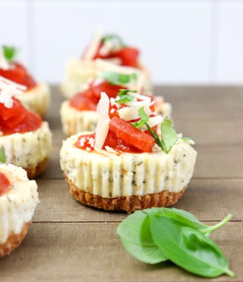 Savory Mini Cheesecake Appetizers, Summer Cheesecake, Breakfast Mini, Italian Cheesecake, Savory Cheesecake, Chocolate Caramel Cookies, Caramel Cookies Bars, Cream Cheese Cupcakes, Seven Layer Salad