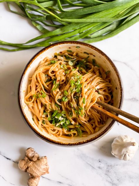 Ginger Scallion Chilli Oil Noodles For The Soul - The Foodie Diaries Instant Ramen Hacks, Chilli Oil Noodles, Garlic Ramen Noodles, Scallion Noodles, Asian Pantry, Garlic Ramen, Chilli Garlic Noodles, Ginger Scallion Sauce, Oil Noodles