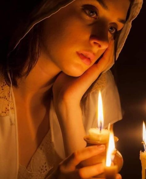 Candlelight Portrait Photography, Woman Holding Candle Photography, Candle Light Reference, Holding Fire Pose Reference, Candle Light Photography Portrait, Self Photo Ideas At Home, Candlelit Portrait, Person Holding Candle, Burning Candle Photography