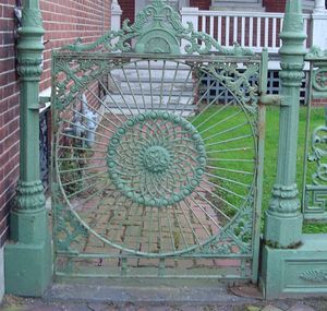 32 New Upcycled DIY Ideas for Old Headboards Upcycle Headboard, Wrought Iron Fencing, Iron Fencing, Garden Gates And Fencing, Old Headboard, Rustic Porch, Diy Headboards, Iron Gate, Trash To Treasure