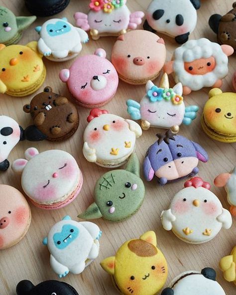 These Animal Macarons Turn The Classic French Pastry Into Adorable Edible Zoo Macarons Design Ideas, Macrons Design, Macaroons Design, Cat Macarons, Animal Desserts, Animal Macarons, Macaron Designs, Macaron Ideas, Kue Macaroon