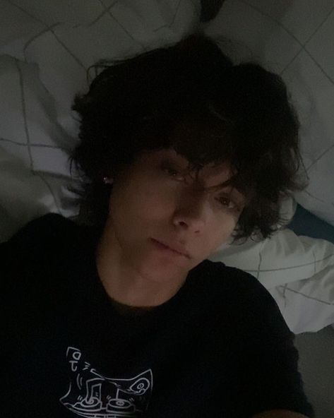 Ash - 1bedhead Instagram post Irl Boy Pfp, 1bedhead Ash, Ash Wallpaper, Nate Crosiar, I Fell For Him, Character Inspiration Girl, Pfp Discord, Boy Pfp, Hair Inspiration Long