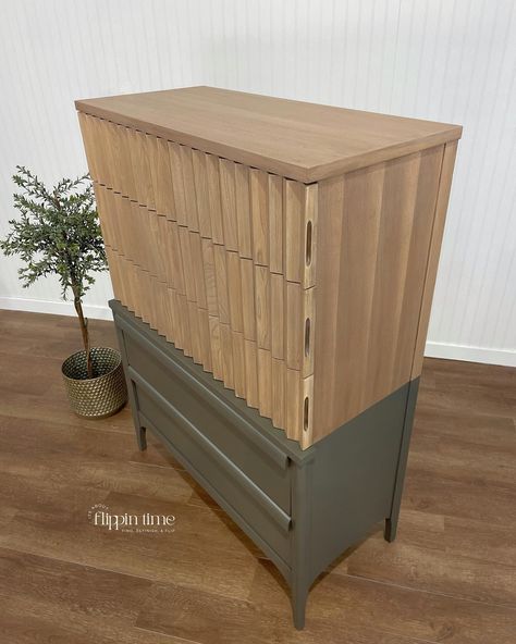 ✨ Elevating mid-century modern elegance with a fresh finish and the pop of an accent color! 🌟 Transforming timeless pieces into stunning statement furniture. ✨ Painted in a custom mix of @melangepaints Restoration Bronze and Antique Black ✨ Use CODE FLIPPINTIME10 for 10% OFF your Melange orders ✨ #melangepaints #ipainteditprettyjuly24 #furnitureflip #furnitureupcycle #midcenturymodern #paintedfurniture #itsaboutflippintime #furnituremakeover #grandforksfurnitureflippin Statement Furniture, Flipping Furniture, Upcycled Furniture, Modern Elegance, Furniture Makeover, Midcentury Modern, Accent Colors, Timeless Pieces, Painted Furniture