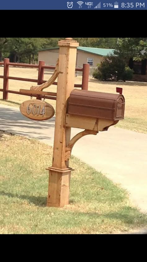 Ranch Style Mailbox Ideas, Western Mailbox Ideas, Country Mailbox Ideas Rustic, Driveway Entrance Landscaping Entryway, Diy Mailbox Ideas Outdoor, Rustic Mailbox Ideas, Country Mailbox Ideas, Mailbox Farmhouse, Diy Mailbox Ideas