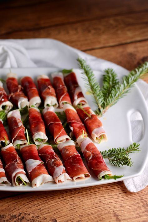 Fig & Goat Cheese Prosciutto Wraps | RD in the Midwest Goat Cheese Prosciutto Appetizer, Fig And Goat Cheese Pinwheels, Fig Goat Cheese Prosciutto, Prosciutto Wraps, Prosciutto Bites, Goat Cheese Prosciutto, Fig Goat Cheese, Fig Prosciutto, Cheese Christmas