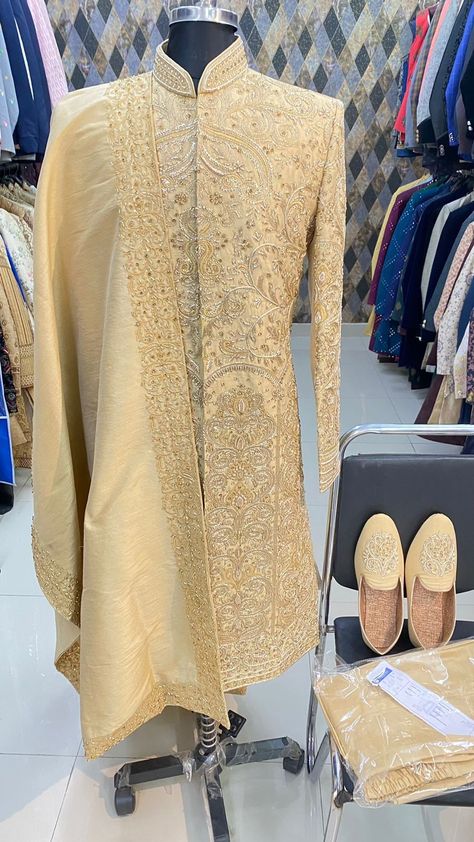 Outfit For Wedding Indian, Groom Outfit For Wedding, Sherwani For Groom Wedding, Groom Wedding Sherwani, Outfit For Wedding, Indian Sherwani, Sherwani For Groom, Groom Sherwani, Sherwani Groom