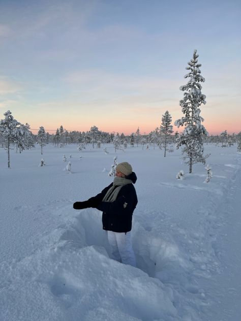 Finland Aesthetic Outfit, Winter In Scandinavia, Finland In Winter, Winter Aesthetic Vibes, Finland Aesthetic Winter, Finland Winter Outfit, Finland Outfit Winter, Lapland Outfit, Cold Winter Aesthetic