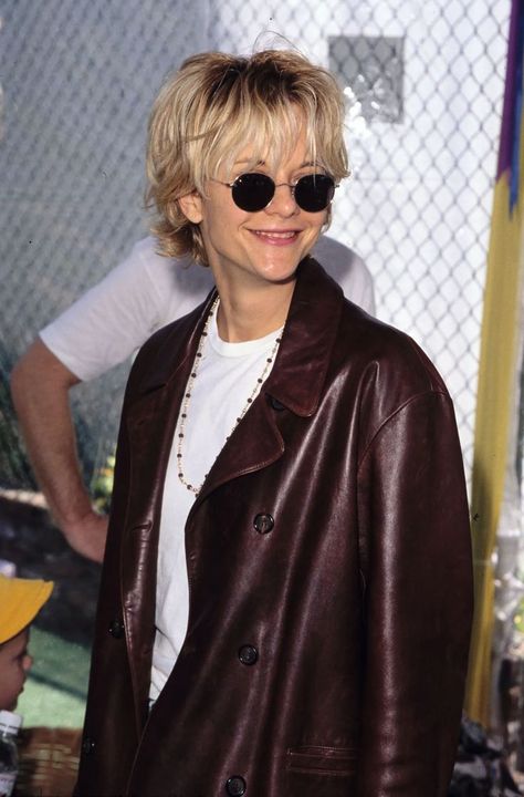 Karen Rodriguez, Meg Ryan Short Hair, Meg Ryan Haircuts, Meg Ryan Hairstyles, 90s Haircuts, Modern Shag, Long Shag Haircut, Meg Ryan, Hair Inspiration Short