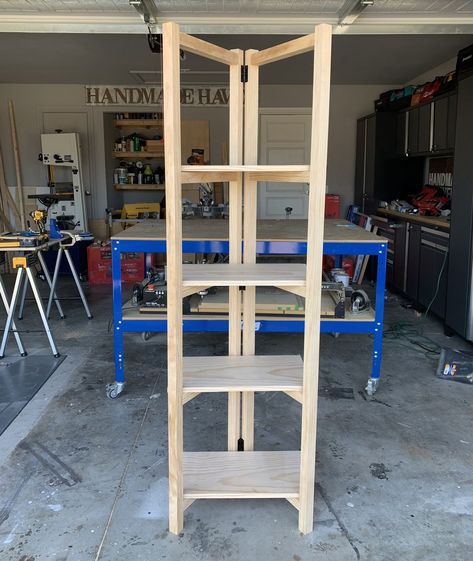 DIY Ladder Bookcase - Handmade Haven Diy Ladder Bookshelf, Portable Ladder, Portable Furniture, Craft Fair Booth Display, Koti Diy, Diy Ladder, Ladder Bookshelf, Craft Fairs Booth, Craft Booth Displays