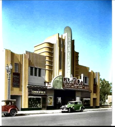 Movie Theater Exterior Design, Hollywood Architecture, Small Home Theatre, Art Deco Cinema, Classic Movie Theaters, Building A Wooden House, Art Deco Exterior, Art Deco Theater, Art Deco City