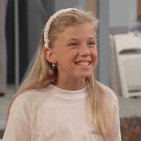 Stephanie From Full House, Stephanie Tanner Full House, Stephanie Tanner, Jodie Sweetin, Fuller House, Blue’s Clues, Dr House, Home Icon, Full House