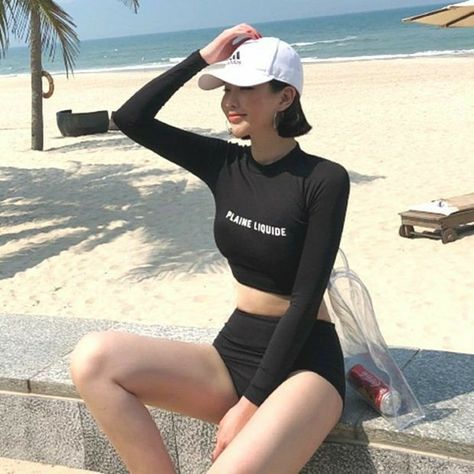 Cute Modest Bikinis, Rashguard Swimsuit Women, Korean Swimsuit, Long Sleeve Swimwear, Long Sleeve Swim, Rashguard Swimsuit, Trendy Swimsuits, Swimsuits Outfits, Rash Guard Women