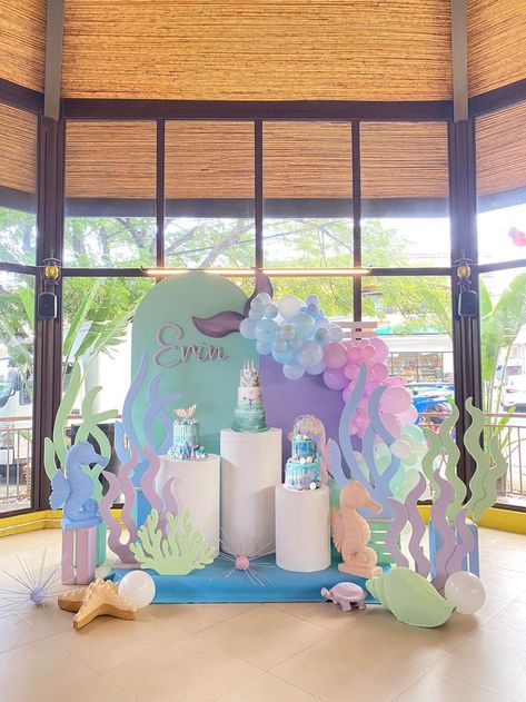 Under The Seas Birthday, Chic Under The Sea Party, Under The Sea Cake Table, Under The Sea Theme Birthday Party, Oneder The Sea Backdrop, Underwater Birthday Party Decorations, Under The Sea Bday Party, Under The Sea Backdrop Ideas, Sea Theme Birthday Decoration