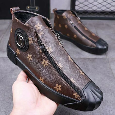 I found some amazing stuff, open it to learn more! Don't wait:https://www.dhgate.com/product/designer-high-top-shoes-mens-stitching-double/890032793.html Spring Boots, Mens Designer Shoes, Louis Vuitton Shoes, Leather Shoes Men, Sneakers Men Fashion, High Top Shoes, Stylish Shoes, Rivets, Leather Loafers