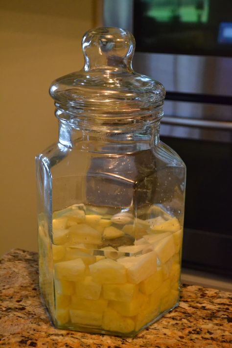 Pineapple Infused Vodka, Infuse Vodka, Apple Pie Moonshine Drinks, Homemade Extracts, Christmas Pineapple, Classy Cocktails, Pineapple Vodka, Homemade Alcohol, Vodka Lime