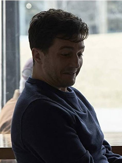 Viktor Hargreeves, John Magaro, Vanya Hargreeves, Character Bank, Love Interest, Image Bank, Men Hairstyles, Dark Horse Comics, Netflix Series