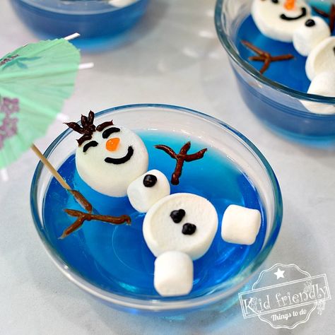 Make this cute Olaf floating in a pool of blue jello for your next Frozen Themed Birthday Party. It's so easy to make and adorable. Kids will love it. www.kidfriendlythingstodo.com #olaf #frozen #treat #birthday #fun #easy #jello Frozen Themed Food, Blue Jello, Frozen Themed Birthday Party, Frozen Themed, Kids Treat, Balloon Pop, Xmas Food, Frozen Birthday Party, Christmas Snacks