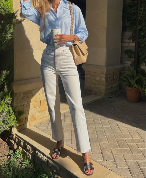 Beige Jeans Outfit Casual, Cream Jeans Outfit, Beige Jeans Outfit, White Jeans Outfit Summer, Casual Classy Outfits, Trendy Work Outfit, White Jeans Outfit, Jeans Outfit Summer, Casual Outfit Inspiration