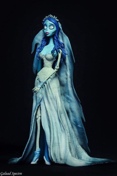 Corpse Bride Character Design, Corpse Bride Full Body Picture, Corpse Bride Clay, Corpse Bride Characters, Corpse Bride Doll, Creepy Paintings, Corpse Bride Costume, Emily Corpse Bride, Funny Vintage Photos