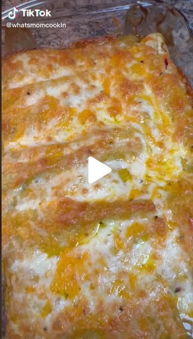 Tik Tok Meals, Easy Chicken Enchiladas, Tik Tok Trends, New Dinner Ideas, Tik Tok Recipes, Chicken Enchiladas Easy, Food Dinners, I'm Fat, New Dinner