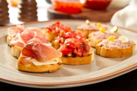 Toast Aperitif, Parma, Brie, Finger Foods, Mashed Potatoes, Healthy Eating, Chips, Ethnic Recipes, Canapés