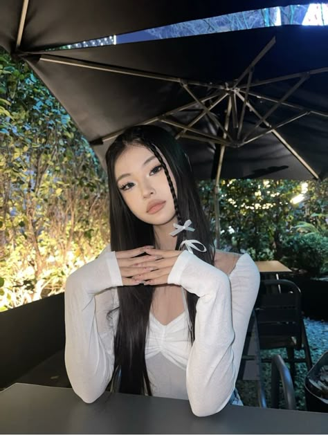 Douyin Fashion, Foto Tips, Asian Hair, Cute Poses, Pretty Selfies, Pretty Makeup, Aesthetic Hair, Ulzzang Girl, Photo Poses