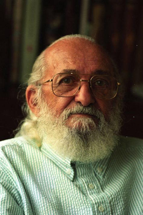 Paulo Freire, 1994 || Credito: Bel Pedrosa, Folha de São Paulo | Folha Press Studio Ghibli, Philosophy, Mural, Education, Iphone