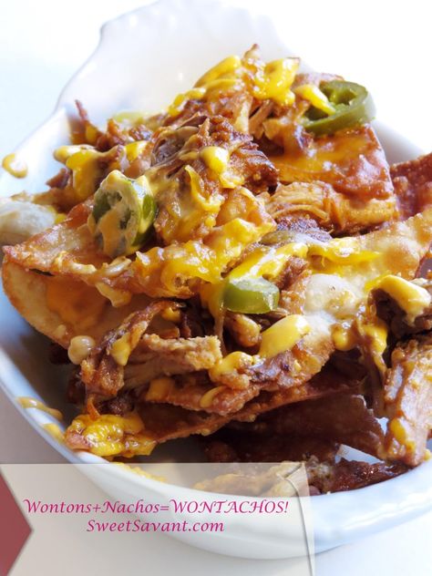 Pulled Pork Dishes, Wonton Nachos, Pulled Pork Nachos Recipe, Asian Pulled Pork, Hawaii Recipes, Wonton Wrapper Recipes, Pork Sausage Recipes, Slow Cooked Pulled Pork, Pulled Pork Nachos