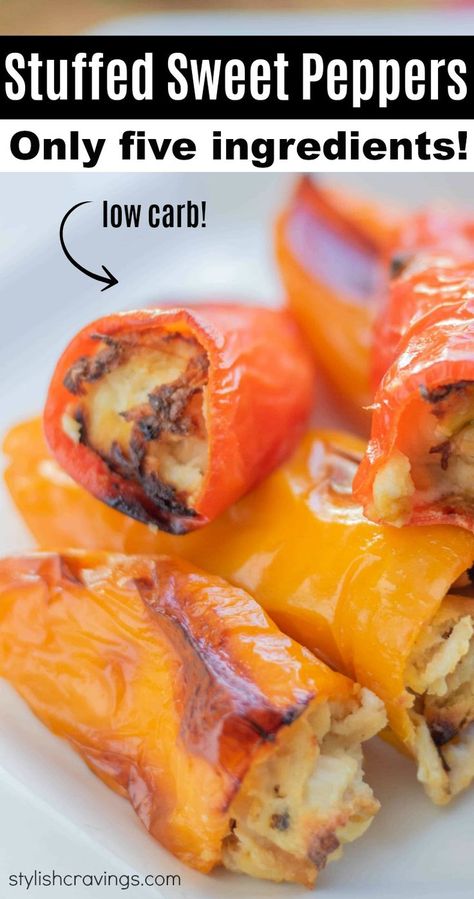 Mini Sweet Pepper Recipes, Stylish Cravings, Low Carb Appetizer, Sweet Pepper Recipes, Baking Powder Uses, Boiled Egg Diet Plan, Chicken Stuffed, Green Chiles, Sweet Peppers