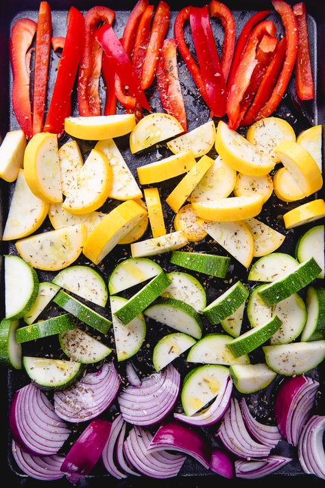 Mediterranean Roasted Vegetables, Roasted Vegetables Recipe, Easy Mediterranean Diet Recipes, More Veggies, Roasted Vegetable Recipes, Roasted Root Vegetables, Burger Bar, Veggie Side Dishes, Mediterranean Diet Recipes