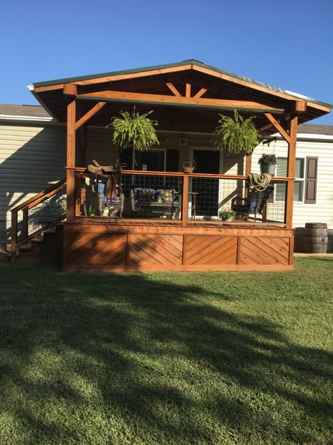 16 X 16 Deck, Front Of House Deck Ideas, Trailer House Skirting Ideas, Deck Bottom Skirting, Front Porch Underpinning Ideas, Backyard Covered Deck Ideas, Partial Covered Deck Ideas, Deck Under Skirting, Deck Siding Ideas