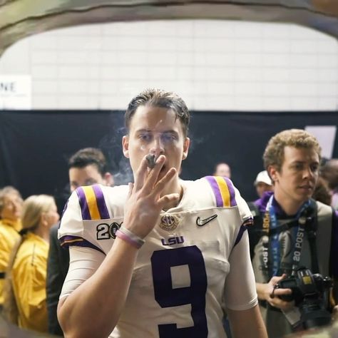 Joe Burrow Lsu, Joe Shiesty, Joe Borrow, Lsu Tigers Football, Legends Football, Lsu Football, Tiger Football, Geaux Tigers, Joe Burrow