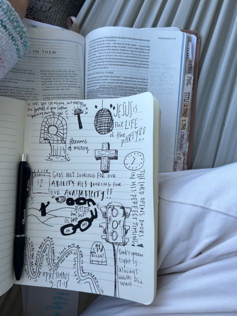 Christian Sketchbook Ideas, Godly Doodles, Christian Sketchbook, Cute Christian Doodles, Easy Christian Drawings, Christian Doodle Art, Christian Doodles Simple, Christian Sketches, Faith Doodles