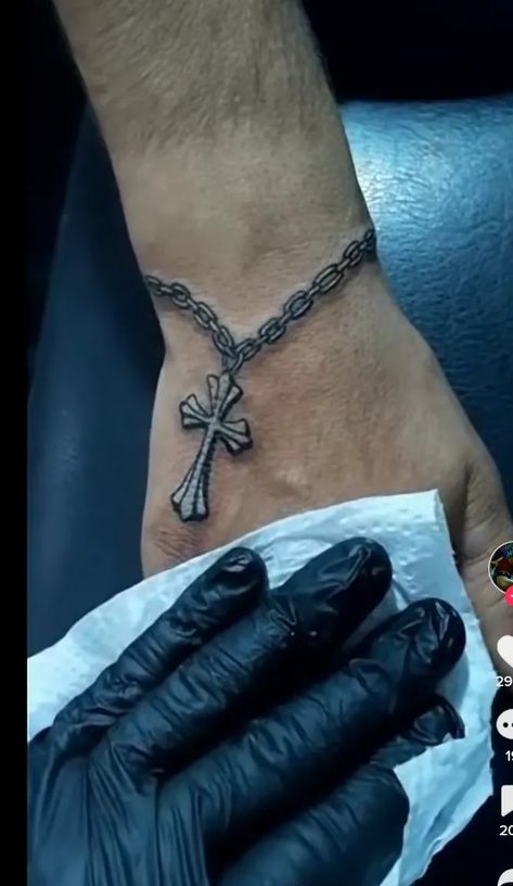 Easy Fishing Knots, Matching Bff Tattoos, Chain Tattoo, Heaven Tattoos, Necklace Tattoo, Jesus Necklace, Bff Tattoos, Tatuaje A Color, Tattoo Bracelet