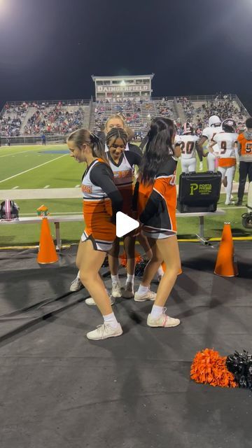 Teagan Droddy on Instagram: "tabbs w/ corkscrew dismount  #cheerleadingislife #cheer #stunning #stunt #base #cheerleading #fridaynightlights #footballcheer" Teddy Bear Cheer Stunt, Cheer Stunts Middle School, Stunts Cheer, Easy Cheerleading Stunts, Easy Cheer Stunts, Cheer Base, Easy Cheers, Famous Cheerleaders, Cheerleading Stunt