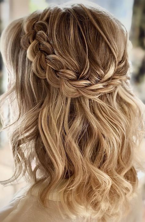 Half Up Half Down Wedding Hair Shoulder, Hair Upstyles Wedding Half Up Half Down, Half Up Half Down Hair Wedding Braid, Half Up Half Down Wedding Hair With Braid Medium Lengths, Half Plaited Hairstyles, Hair Half Up Half Down Mid Length, Half Up Half Down Wedding Hair With Plait, Shoulder Length Half Up Half Down Wedding, Messy Bridesmaid Hair Half Up