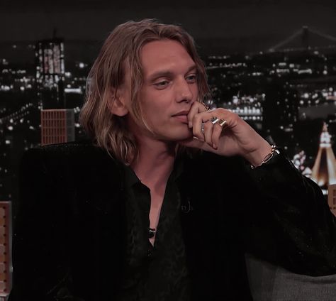 Jamie Bower Aesthetic, Jamie Campbell Bower Icon, Jamie Campbell Bower Photoshoot, Jamie Bower Campbell, Jamie Campbell Bower Aesthetic, Jamie Campbell Bower Stranger Things, Jaime Campbell Bower, Jimmy Fallon Interview, Im Good