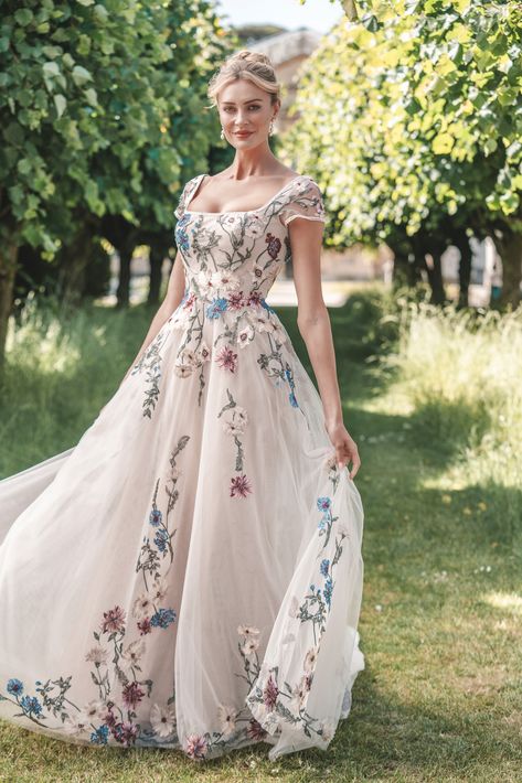 BR1006 Embroidered Wedding Gown, Embroidered Wedding Dress, Allure Bridals, Floral Wedding Dress, Dresses Simple, 2024 Wedding, Allure Bridal, Gala Dresses, Dresses 2024