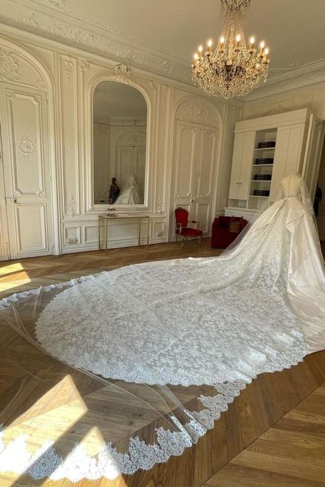 Jasmine Tookes Wedding, Cathedral Length Wedding Dress, Wedding Gown Alterations, Jasmin Tookes, Wedding Dresses Zuhair Murad, Zuhair Murad Bridal, Jasmine Wedding, Lillian West, Jasmine Tookes