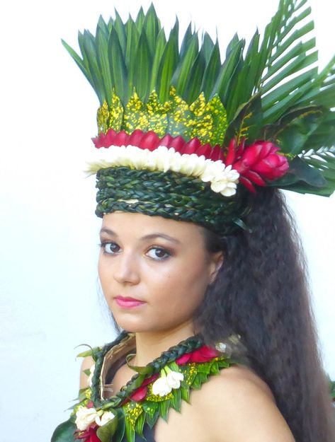 Tahitian Costumes, Ori Tahiti, Tahitian Dance, Tahiti Nui, Head Crown, Hula Dancers, Competition Costumes, Floral Hair Clip, The Rising Sun