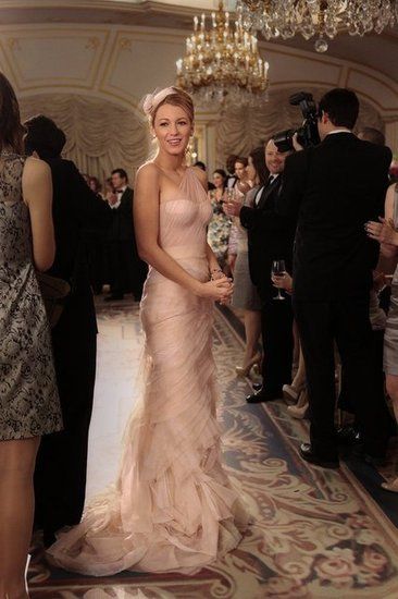 vera Gossip Girl Wedding, Mode Gossip Girl, Estilo Gossip Girl, Serena Van Der, Serena Van, Serena Van Der Woodsen, Gossip Girl Fashion, Nude Dress, Blake Lively