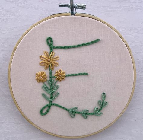 E Embroidery Letter, Embroidery Alphabet Letters Design, Mum Embroidery, Embroidery Diary, How To Embroider Letters, Embroidered Lettering, Clothes Embroidery Diy, Embroidery Alphabet, Floral Embroidery Patterns