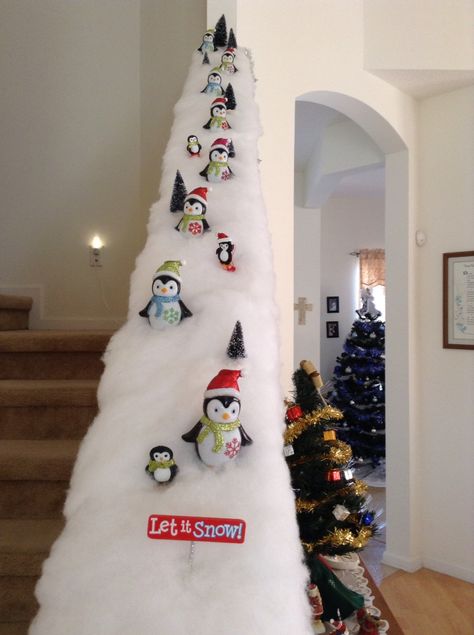 cute penguin slope Xmas Stairs, Crismas Tree, Christmas Banister, Christmas Staircase Decor, Christmas Stairs, Christmas Staircase, Xmas Deco, Gold Christmas Decorations, Fun Christmas Decorations