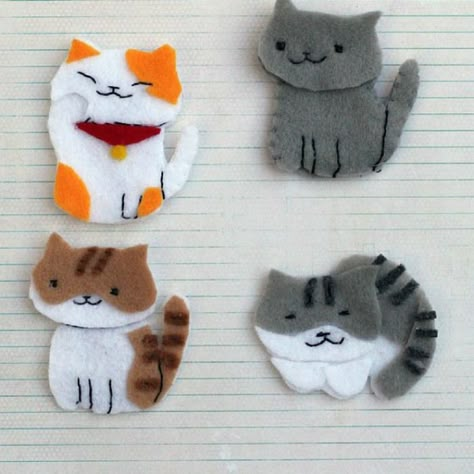 Cat Crafts For Kids, Paper Cat Craft, Neko Atsume Kitty Collector, Chat Diy, Back To University, Felt Finger Puppets, Neko Atsume, Cat Coasters, Felt Cat