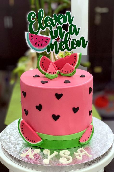 Watermelon Cake Design, Fruit Cake Designs, Watermelon Cake Ideas, Watermelon Birthday Party Theme, Colourful Cake Decoration, Cake Ideas Vintage, Shopping Cake, Watermelon Cake Birthday, Watermelon Cakes