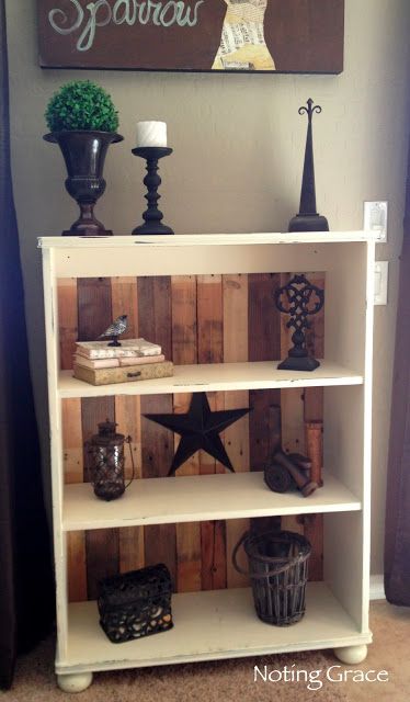 Deco Originale, Wood Bookcase, Design Del Prodotto, Pallet Ideas, Back Off, Pallet Wood, Redo Furniture, Book Shelf, Repurposed Furniture